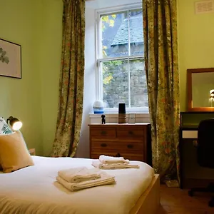Apartment 3 Bedroom Next To Leafy Meadows, Edinburgh